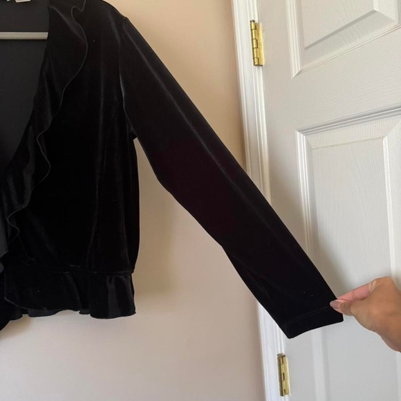 90s Black Velvet Long Sleeve Blouse - Picture 4 of 6
